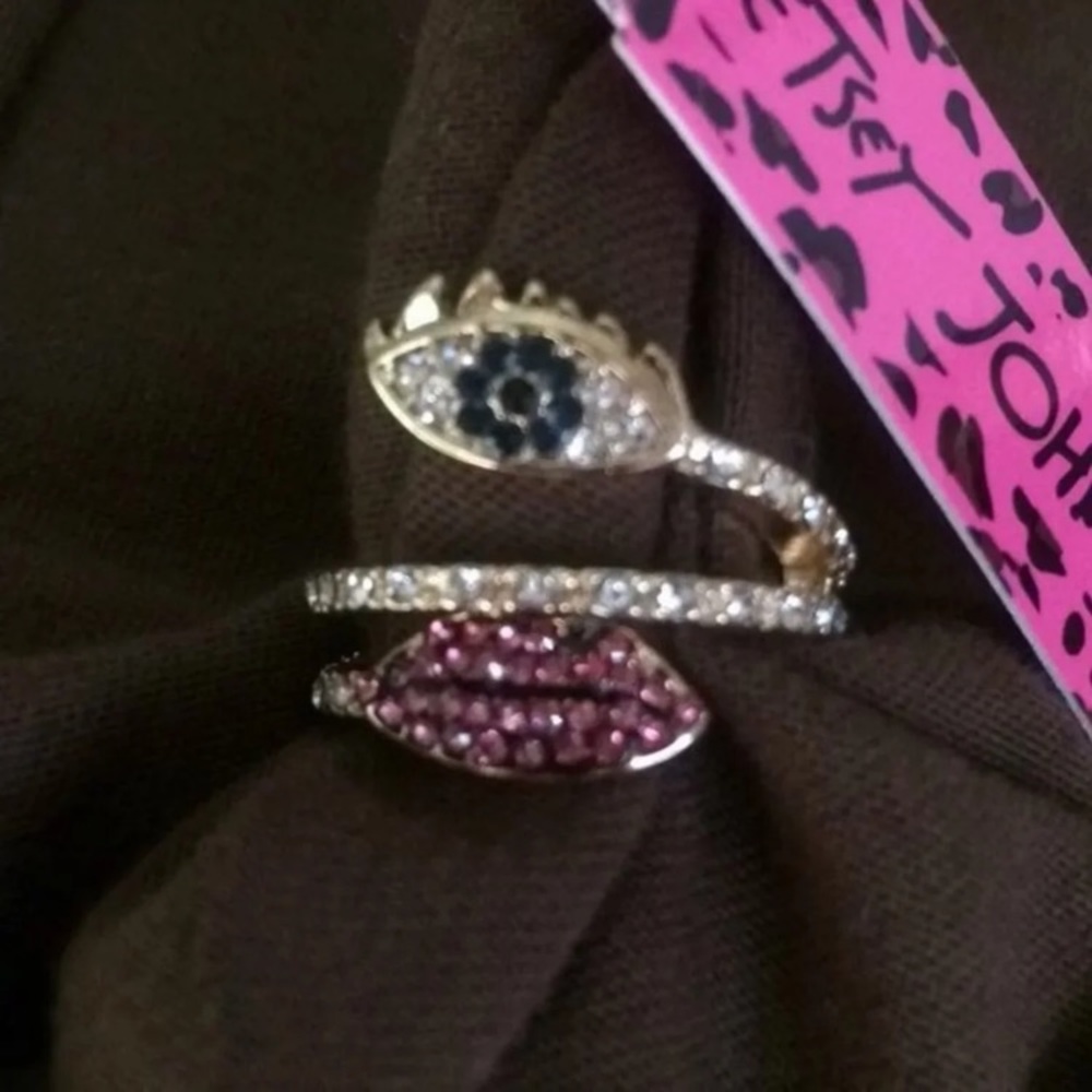 Sparkling Rhinestone Evil Eye & Sparkling Pink Lips ring